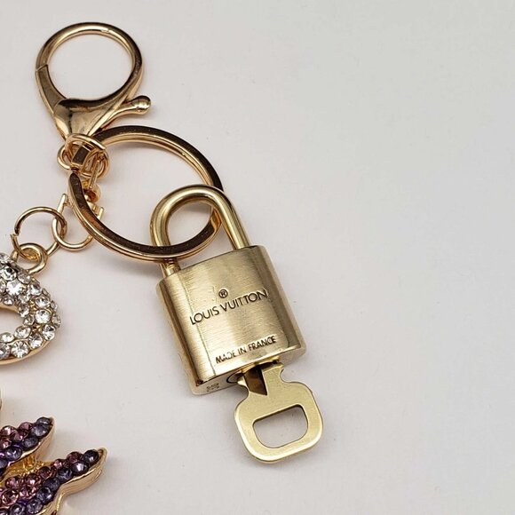 Louis Vuitton Lock & Key with unbranded Swan Bagcharm, Keycharm - Picture 7 of 7